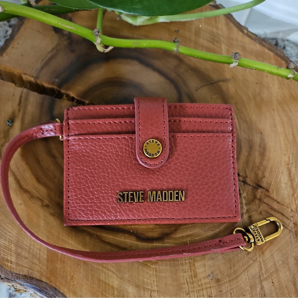 NWT Steve Madden Card Case Wallet - Embossed RED EXCELLENT CONDITION